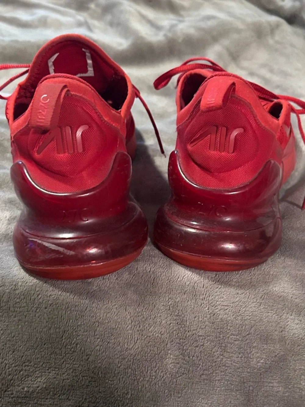 Men’s Nike All-Red Air Max 270 Sneakers - Picture 3 of 8